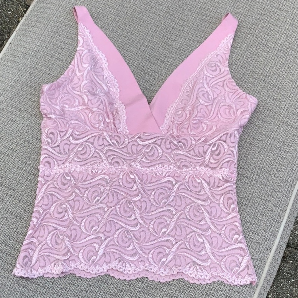 BEBE PINK LACE CAMISOLE TOP, SIZE MEDIUM